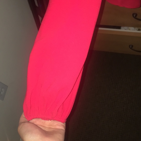 BERRY RED COLD SHOULDER TOP - Picture 3 of 3